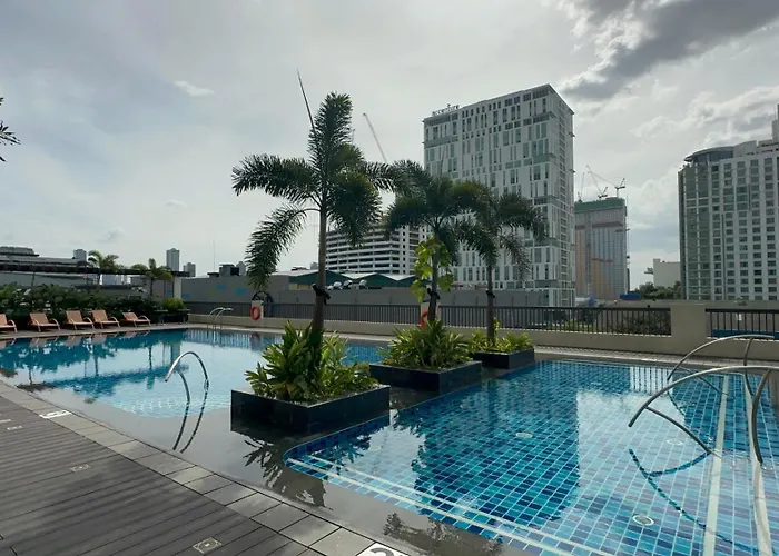 Cozy With Queen Size Bed In Araneta Quezon Manila